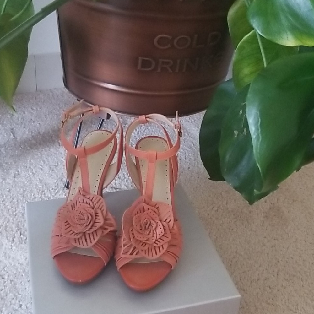 ADRIENNE VITADINI Ankle strap bloom heels